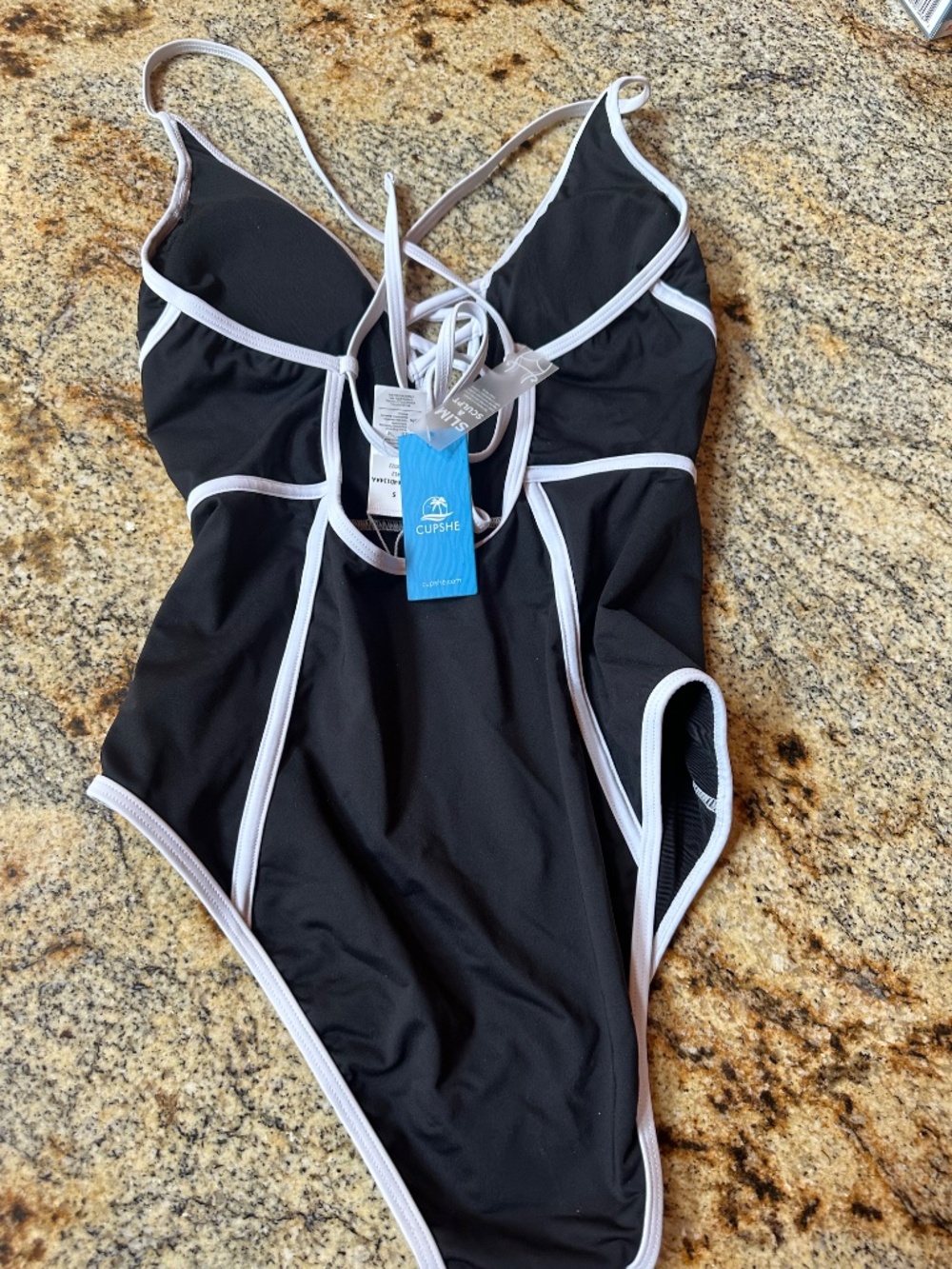 New CUPSHE swimsuit - Picture 2 of 6